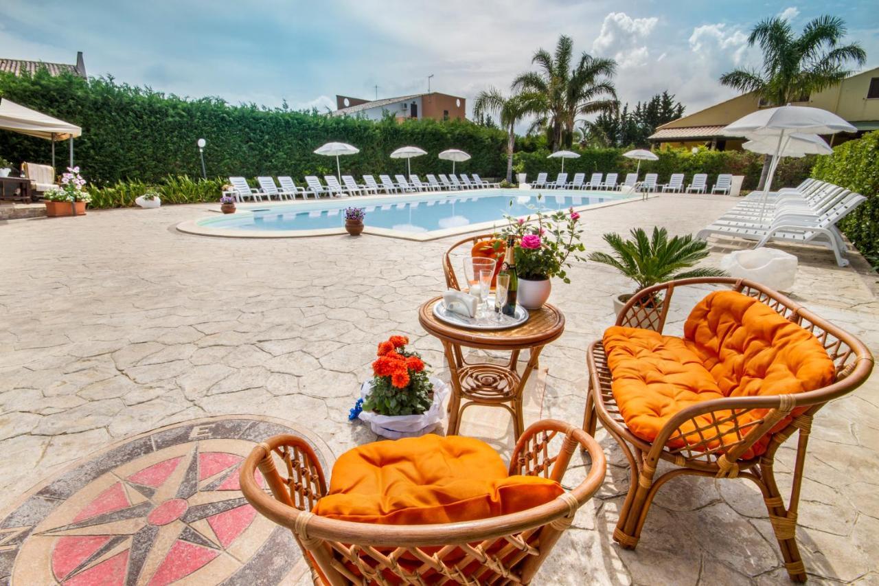 Ferienwohnung Casa Vacanza Paradise Vicino Cefalu Con Servizio Di Piscina A 3 Chilometri Campofelice Di Roccella Exterior foto